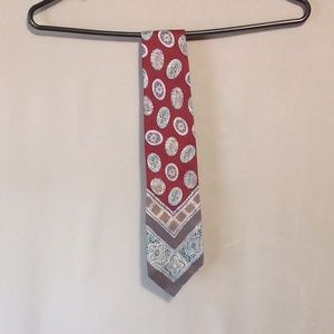 Red and gray tie
